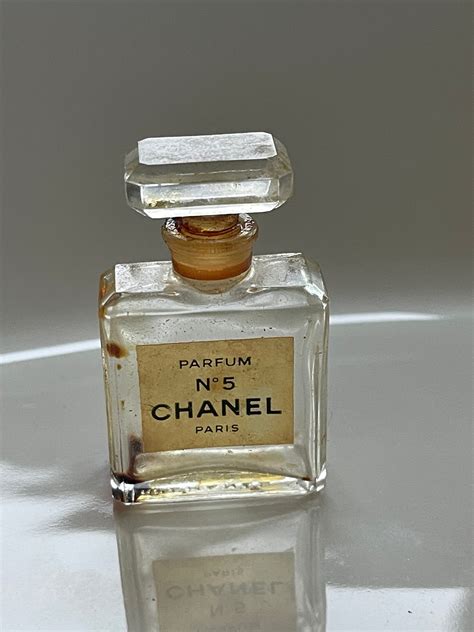 how to open a bottle of chanel no 5|Chanel no 5 old bottles.